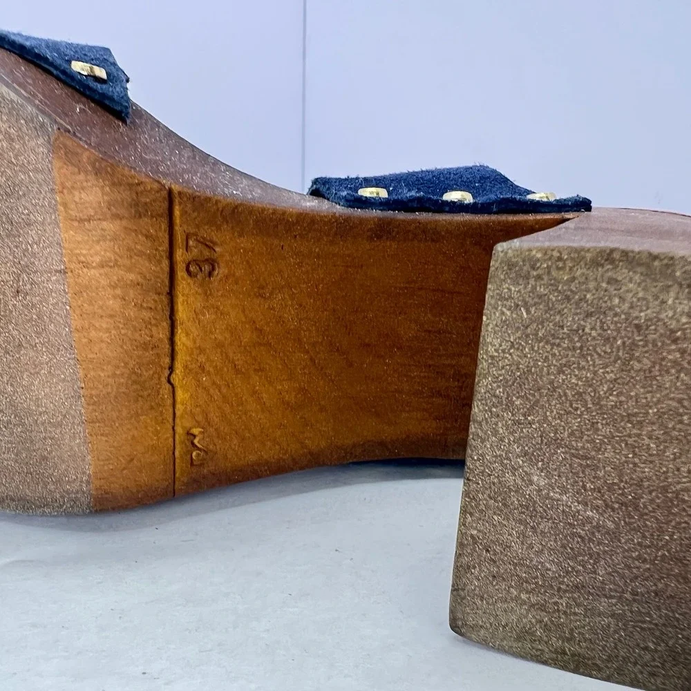 Ilaria Sarto blue suede